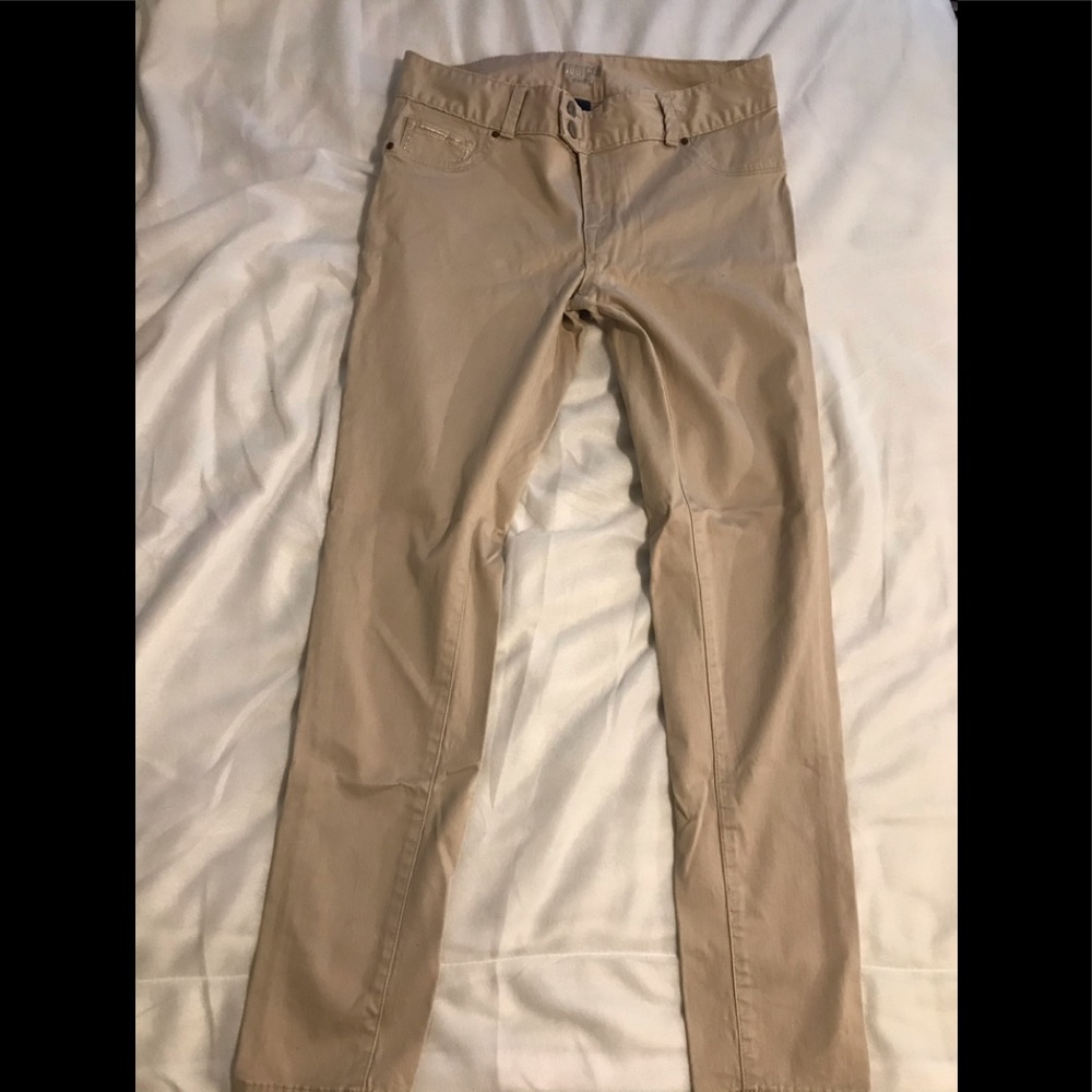 Women’s khaki pants